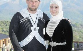 Дочь Кадырова привезла коллекцию своих мусульманских платьев в Москву