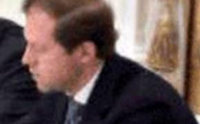 Пресс-служба Минпромторга "по ошибке" отфотошопила прическу министру Мантурову