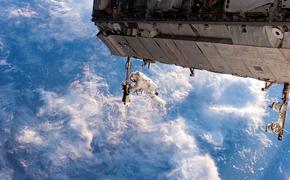 Женщины-астронавты NASA потеряли кусок МКС в открытом космосе