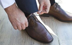 Причину развязывания шнурков выяснили американские физики