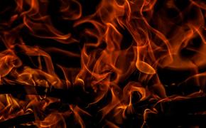 В Мурманской области при пожаре погибли двое детей и женщина