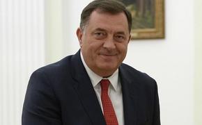 Президент Республики Сербской отказался пожать руку послу США
