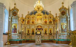 Украинские националисты взяли в осаду православный храм в Одесской области