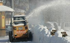 В Салехарде снегоуборщик протаранил легковушку