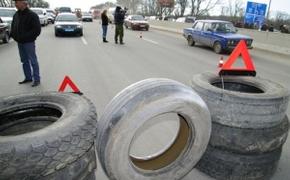 Крымчане готовы перекрыть федеральную трассу (Видео)