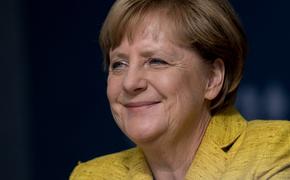 Пушков предложил Меркель отправиться в путешествие по РФ после отмены санкций