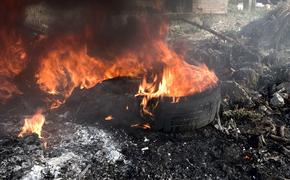 В Бредах тракторист прокатил горящую покрышку по полю и спалил лес