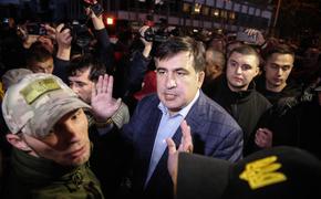 Саакашвили во главе колонны сторонников начал марш к администрации Порошенко