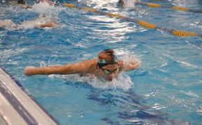 Сахалинские пловцы завоевали более 50 медалей на соревнованиях по плаванию