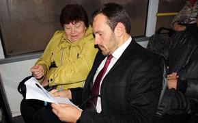 В Крыму чиновники начали проводить прием граждан в общественном транспорте