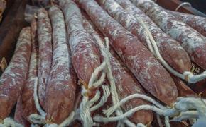 Ученые-химики выяснили, почему покупные сырокопченые колбасы невкусные