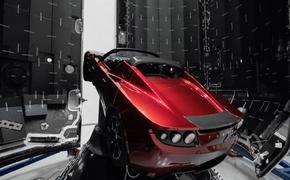 Илон Маск продемонстрировал автомобиль Tesla, который направят к Марсу