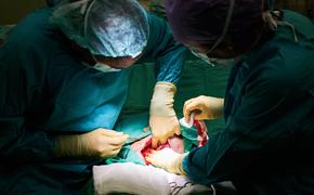 Хирурги извлекли из желудка женщины в Бурятии 150 железяк: гвоздей и болтов