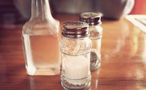 Ученые предупреждают: чрезмерное потребление соли ведет к деградации