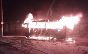 В Симферополе  дотла сгорел пассажирский автобус