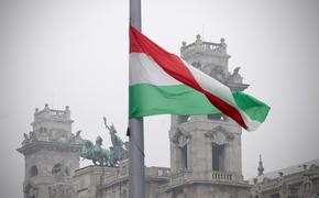 Венгрию уличили в желании разделить Украину вместе с Польшей и Румынией