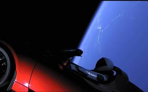 Илон Маск обнародовал последний снимок Tesla перед отправкой на орбиту Марса