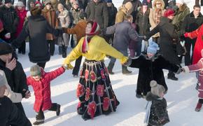 Жители Омска попали в Книгу рекордов России благодаря масленичному хороводу