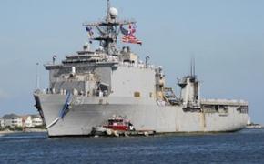 Американский десантный корабль-док USS Oak Hill вошел в акваторию Черного моря