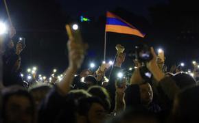 Весь центр Еревана охватили протесты