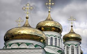 Погибшего при нападении на храм в Грозном похоронили на территории церкви