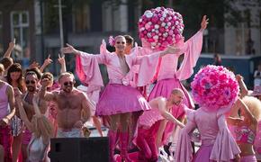 В Европарламенте призвали Порошенко пройти в первых рядах гей-парада