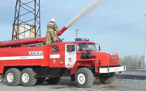 Пожар площадью 450 квадратных метров вспыхнул на складе в Москве
