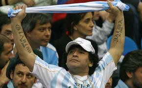 Марадона потребовал пустить его на тренировку сборной Аргентины