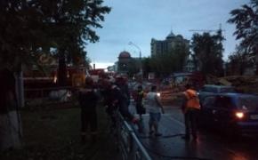 В Барнауле обсуждают последствия урагана, обрушившегося вчера на город