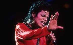 Неожиданное признание  врача Майкла Джексона: певец был кастрирован ради голоса