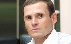 Рука об руку