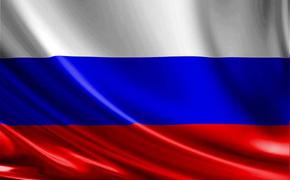 В Симферополе развернут самый большой в Крыму флаг России‍