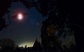 Светящиеся НЛО сняли на видео в Канаде
