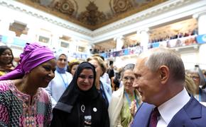 Путин: все  выиграют, если "женских историй успеха будет как можно больше"