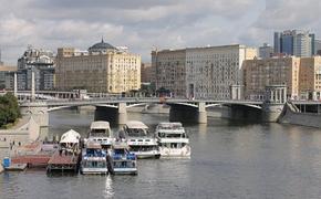 На Москве-реке спасены школьники на плоту