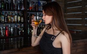 Эксперт: Сокращение числа алкомагазинов россиянам не поможет