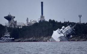 Фото тонущего у берегов Норвегии фрегата НАТО публикуют в соцсетях
