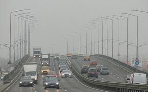 Московских автомобилистов призывают к осторожности из-за снега