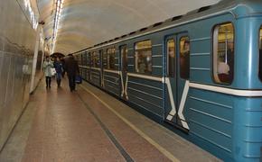 В больницу попала девушка, упавшая при выходе из вагона московского метро