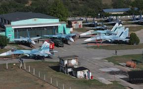 Самолет военно-транспортной авиации сел на  аэродроме Бельбек в Крыму