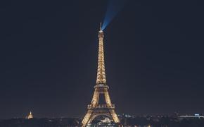 Эйфелеву башню в Париже закрыли на сутки