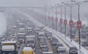 Из-за снегопада в Москве пробки достигли восьми баллов