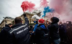 Четыре человека погибли из-за протестов во Франции