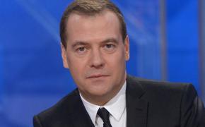 Медведев назвал критику кабмина депутатами "хорошей практикой"