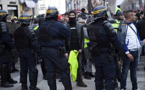 СМИ: "желтые жилеты" заблокировали нефтебазу на северо-западе Франции