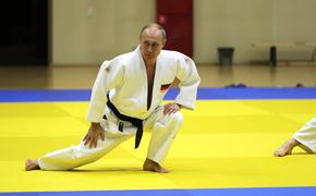 Владимир Путин немного травмирован  во время тренировки по дзюдо