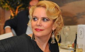 Актрисе Алене Яковлевой пришлось сделать две операции из-за последствий "уколов красоты"