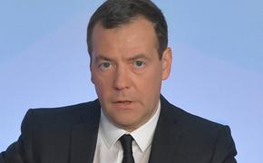 Медведев заявил, что каждое утро делает зарядку
