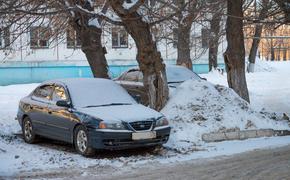 На дорогах Челябинска ведут усиленную борьбу со снегом
