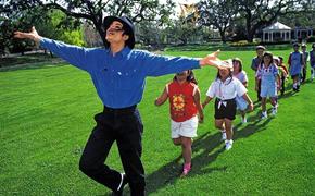 Певица Глюкоза призналась, что в детстве сама едва не повторила судьбу жертв Майкла Джексона